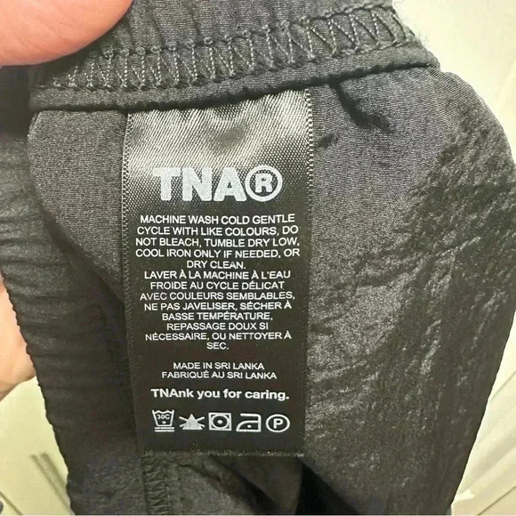 ARITZIA TNA Aviator Parachute pants size M - Picture 12 of 15